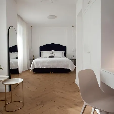 Aurum D Apartment Split