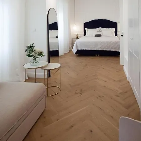 Aurum D Apartment *